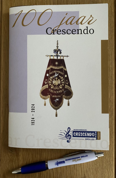 Vaandel Crescendo Muziekvereniging Grolloo 100 jaar jubileum
